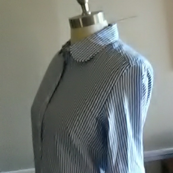 Banana Republic pin stripe blouse. - Picture 2 of 2